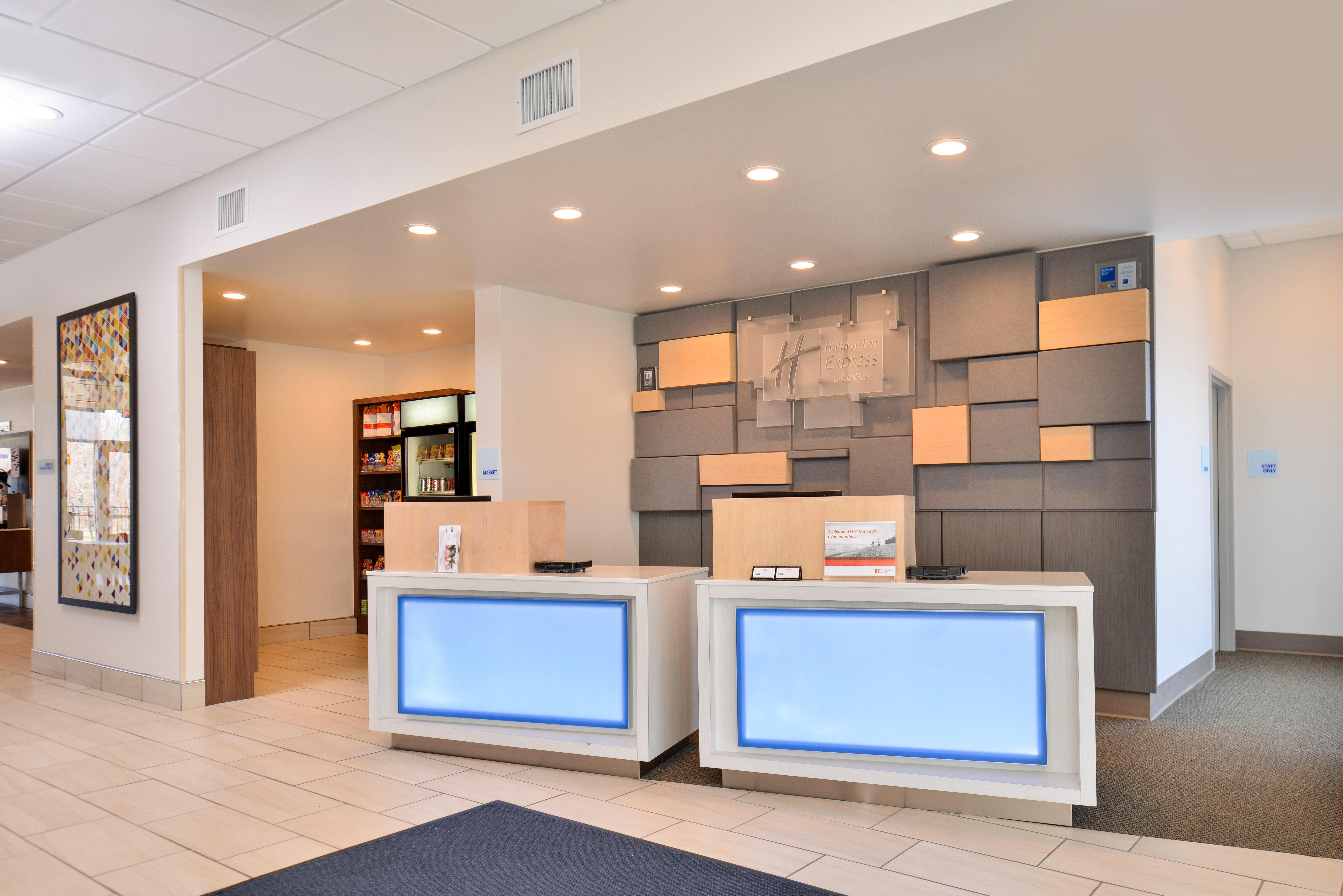 Holiday Inn Express & Suites Farmington Hills - Detroit By Ihg Eksteriør billede