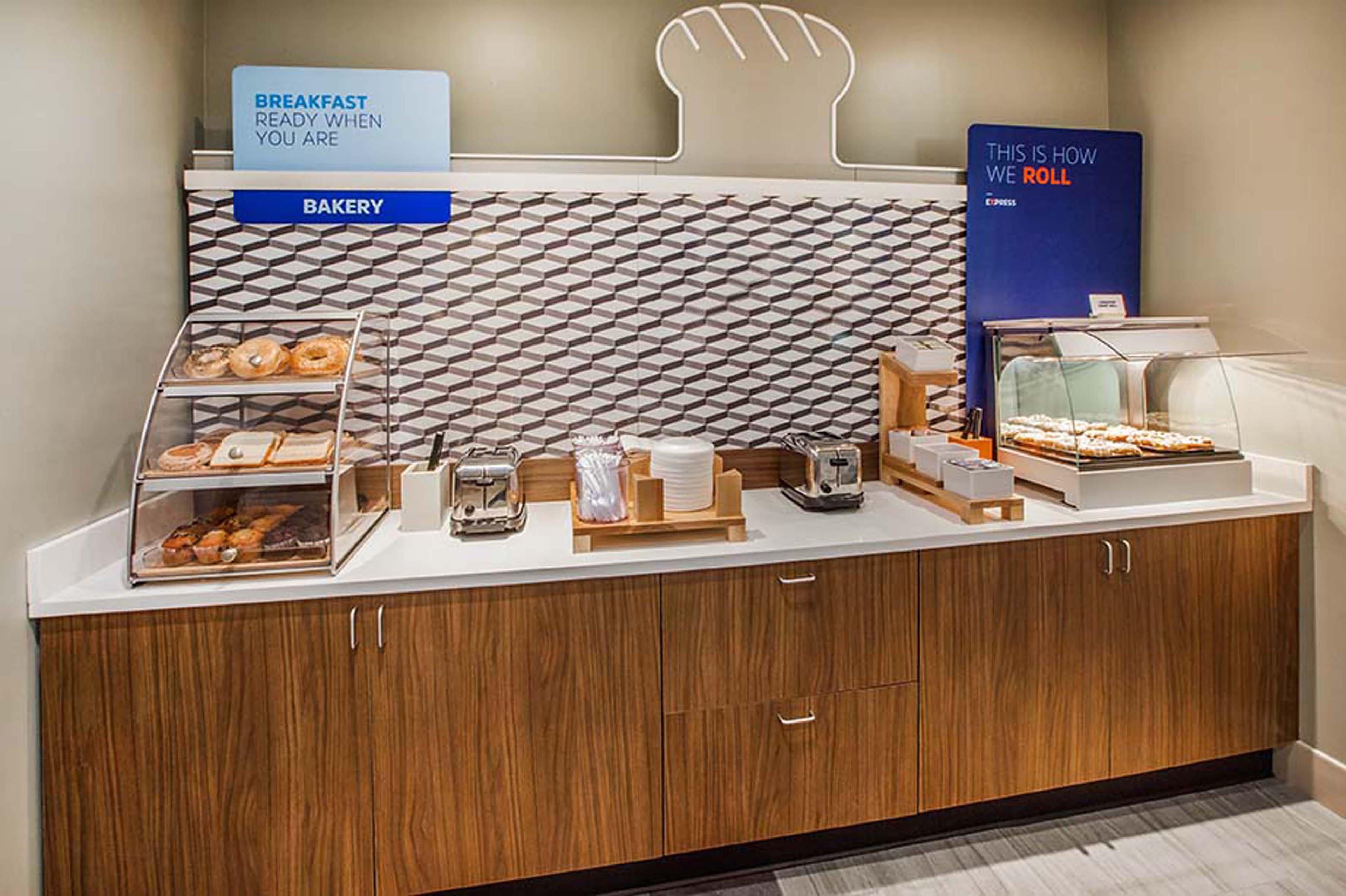 Holiday Inn Express & Suites Farmington Hills - Detroit By Ihg Eksteriør billede
