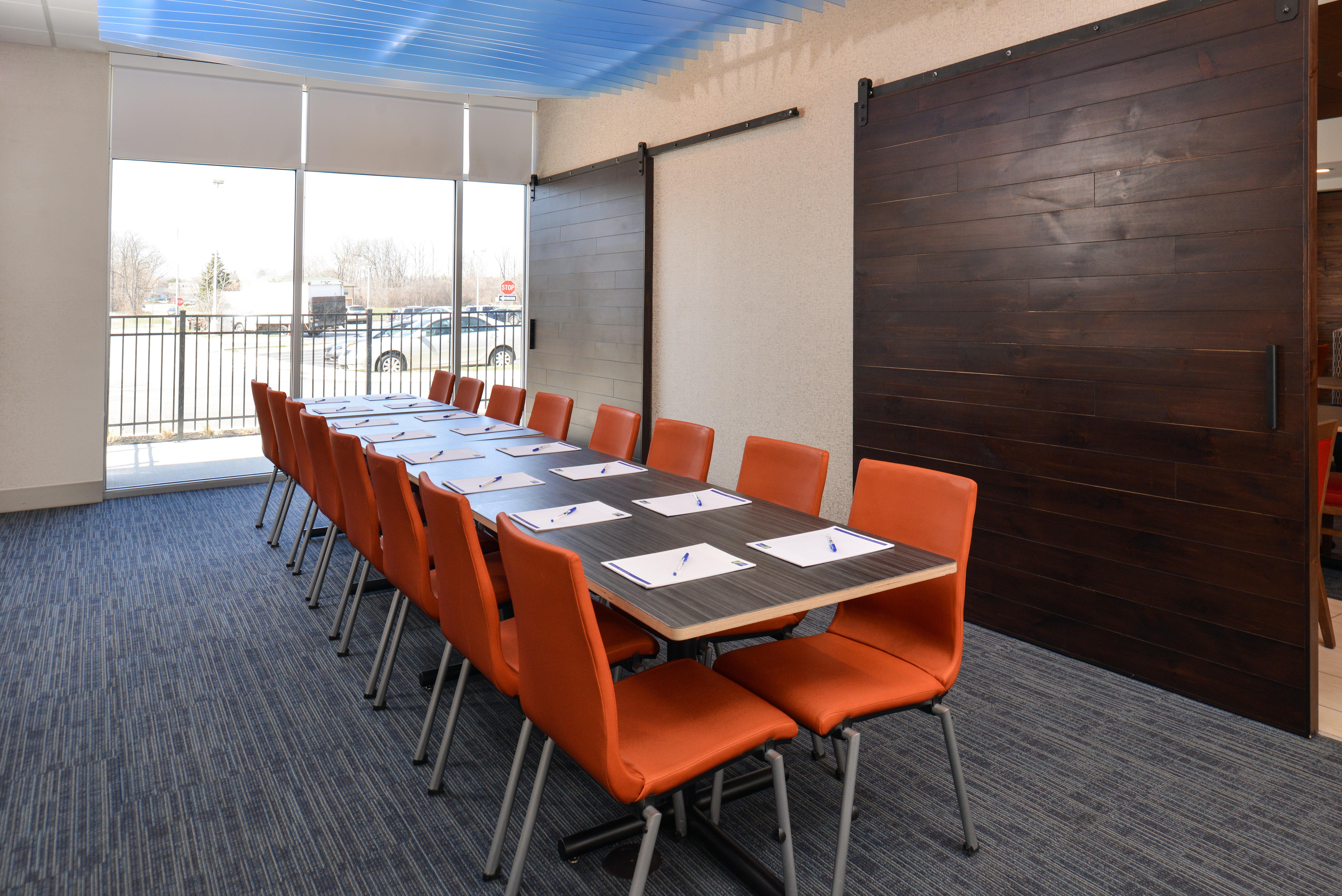 Holiday Inn Express & Suites Farmington Hills - Detroit By Ihg Eksteriør billede