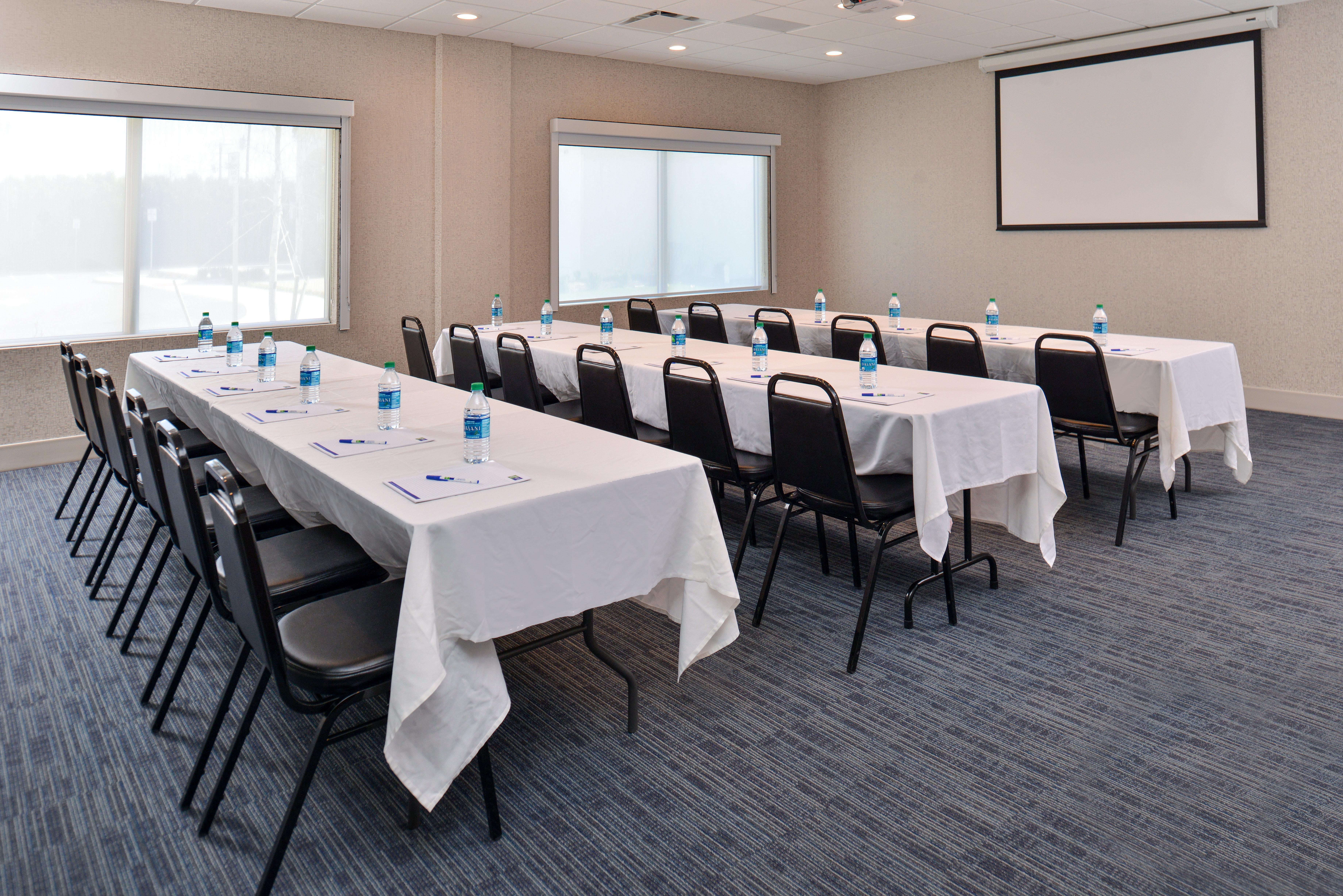 Holiday Inn Express & Suites Farmington Hills - Detroit By Ihg Eksteriør billede